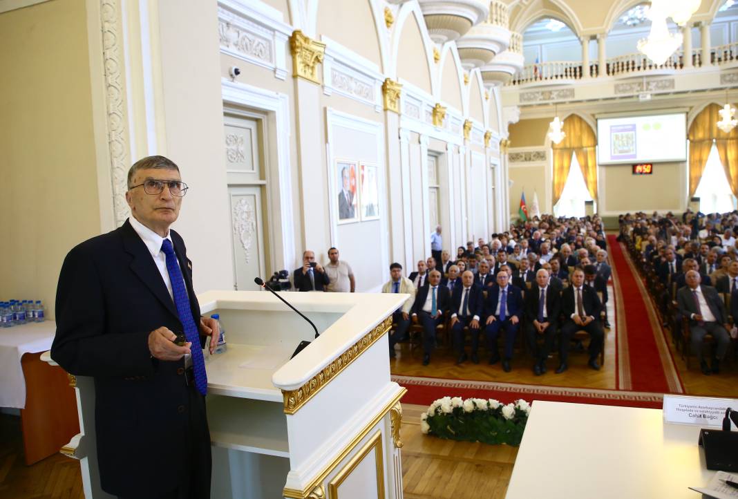 Aziz Sancar’a Azerbaycan Milli İlimler Akademisi onursal üyelik belgesi 6